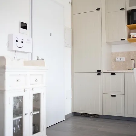 Luxe Flat - Stunning Terrace With Jacuzzi & Free Park Lejlighed